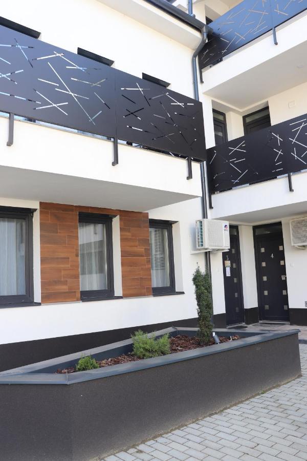 Bee You Apartman Hajduszoboszlo Exterior photo